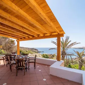 https://villa-wonderful-seaview-il-gabbiano-reale.sicilyhotelsitaly.net