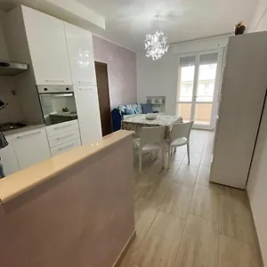 https://viola-lido-adriano.emilia-romagnahotels.net